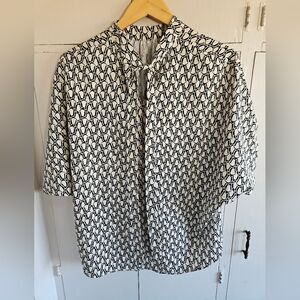 Short sleeved blouse